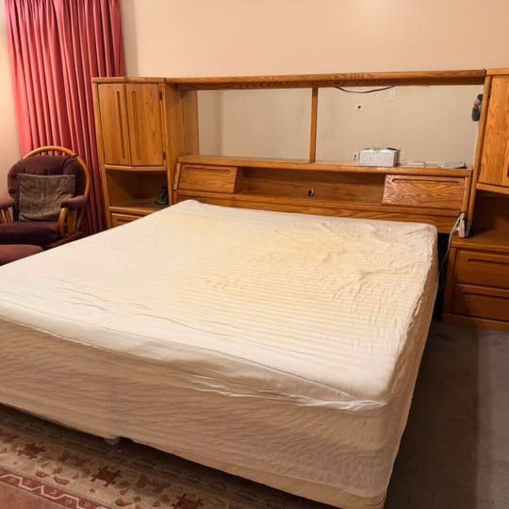 Vintage lighted king bedroom set — solid oak- 6 pieces